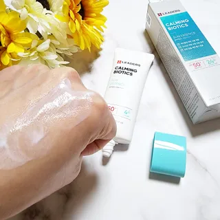 리더스코스메틱 리더스 카밍 바이오틱스 선 에센스 SPF 50+ PA++++ — 4점을 준 리뷰어가 2022년 6월 올린 사용 사진