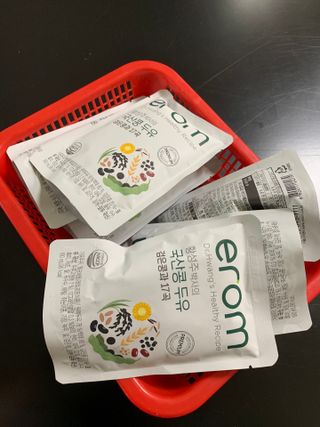 이롬 황성주 박사의 국산콩 두유 검은콩과 17곡 프리미엄 — 5점을 준 리뷰어가 2021년 5월 올린 사용 사진
