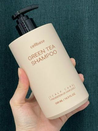 프리마인 더이상 뻣뻣하고 효과없는 탈모샴푸는 NO. 근본부터 케어하는 셀베이스 그린티샴푸(500ml) — 5점을 준 리뷰어가 2023년 4월 올린 사용 사진