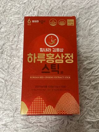 힘내라김홍삼 하루홍삼정스틱 10g x 10포 — 4점을 준 리뷰어가 2021년 5월 올린 사용 사진