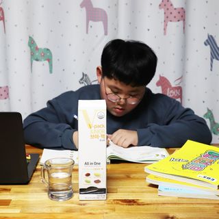 [안국약품] 브이팩 올인원 멀티바타민 주니어용 — 5점을 준 리뷰어가 2021년 3월 올린 사용 사진