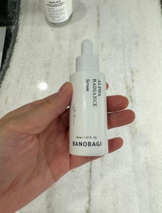 바노바기 코스메틱 알파 래디언스 세럼 30ml — 5점을 준 리뷰어가 2023년 11월 올린 사용 사진