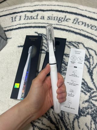 트로마츠 심플 미세전류 칫솔 — 3점을 준 리뷰어가 2022년 5월 올린 사용 사진