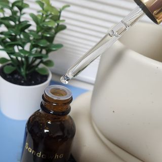 스킨큐어 산다화 비타민c 화이트닝 에센스 30ml — 5점을 준 리뷰어가 2024년 1월 올린 사용 사진