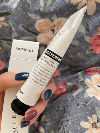 멈칫(MUMCHIT) 넥퍼퓸 NECKPERFUME 2가지 향 — 4.5점을 준 리뷰어가 2021년 11월 올린 사용 사진