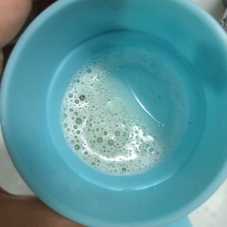 30초 후 눈으로 확인하는 헬리덴티 프라글린스 가글 — 5점을 준 리뷰어가 2021년 6월 올린 사용 사진