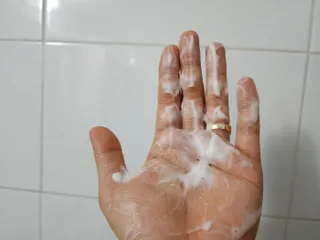 프리마인 메이크업과 들뜨는 각질까지 한방에 깐달걀로! 순하기까지한 셀베이스 그린티클렌저(200ml) — 4점을 준 리뷰어가 2023년 3월 올린 사용 사진