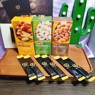 짜먹는 이지견과 짜먹는 이지아몬드, 짜먹는 이지허니피넛, 짜먹는 이지캐슈넛 각 10g X  10포 — 5점을 준 리뷰어가 2021년 2월 올린 사용 사진