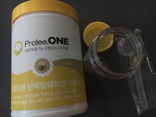 프로티원 단백질쉐이크 곡물맛 2주분 1통+보틀 — 5점을 준 리뷰어가 2021년 4월 올린 사용 사진