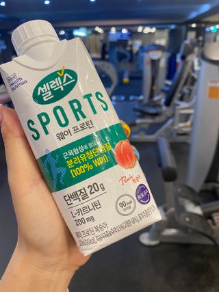 셀렉스스포츠 셀렉스 스포츠 웨이 프로틴 복숭아_ 330ml x 12팩 — 5점을 준 리뷰어가 2021년 7월 올린 사용 사진