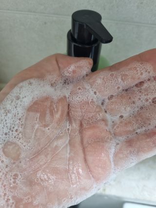 프리마인 메이크업과 들뜨는 각질까지 한방에 깐달걀로! 순하기까지한 셀베이스 그린티클렌저(200ml) — 5점을 준 리뷰어가 2023년 5월 올린 사용 사진