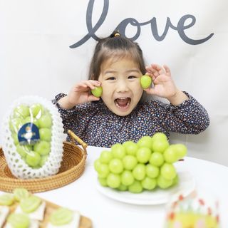 프리미엄 수출용 엘로아시스 샤인머스켓 특등품 1.5kg 2송이 — 5점을 준 리뷰어가 2021년 10월 올린 사용 사진