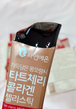 자연에온 가득담은 몽모랑시 타트체리 콜라겐 젤리스틱 — 5점을 준 리뷰어가 2021년 1월 올린 사용 사진