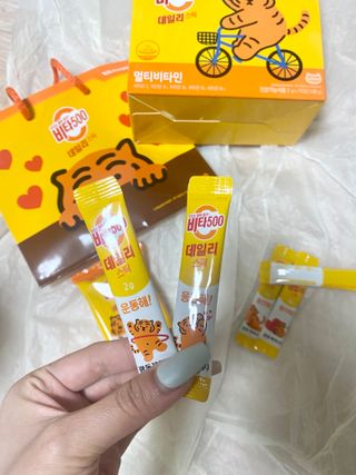 광동제약 [광동] 비타500데일리스틱 70포X2개 + 뚱랑이엽서 + 쇼핑백 증정 — 5점을 준 리뷰어가 2022년 11월 올린 사용 사진