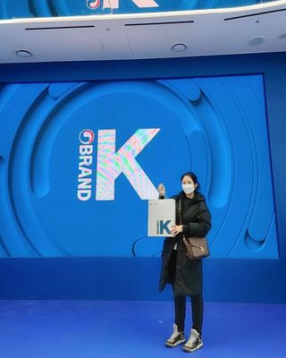 브랜드K 플래그십스토어 [브랜드K X 에이블루]박스탭 전선정리 인테리어 멀티탭 — 5점을 준 리뷰어가 2022년 1월 올린 사용 사진