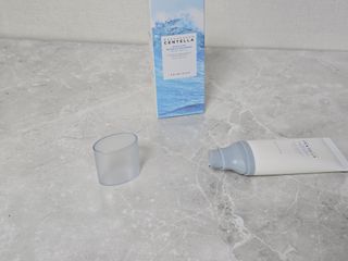 [스킨1004] 마다가스카르 센텔라 히알루-시카 워터핏 선세럼 50ml — 5점을 준 리뷰어가 2024년 5월 올린 사용 사진