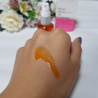 유니베르소 로즈힙 오일 15ml — 5점을 준 리뷰어가 2021년 7월 올린 사용 사진