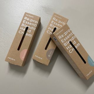 [후르디아] 끈적임 없는 착한성분 비건  핸드크림 3종 — 4점을 준 리뷰어가 2022년 11월 올린 사용 사진