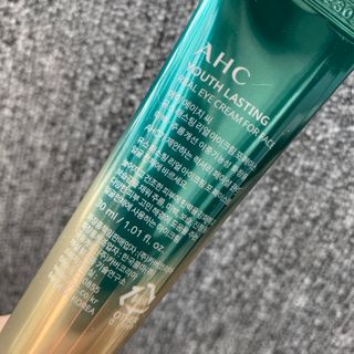 [NEW 탄력유턴 아이크림] AHC 유스 래스팅 리얼 아이크림 포 페이스 — 5점을 준 리뷰어가 2021년 3월 올린 사용 사진