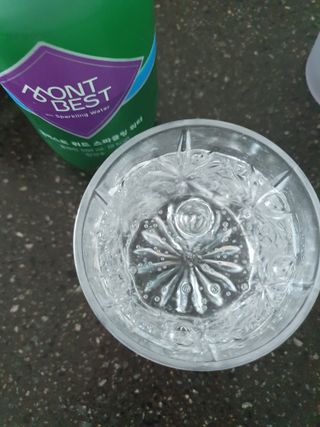 몽베스트 Montbest with Sparkling water Plain 20병 — 5점을 준 리뷰어가 2022년 5월 올린 사용 사진