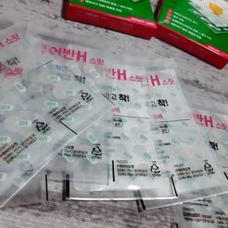 [큐어반H 스팟] 자외선 99프로 차단되는 스틱타입 스팟밴드(1팩 / 66매입) — 5점을 준 리뷰어가 2022년 11월 올린 사용 사진