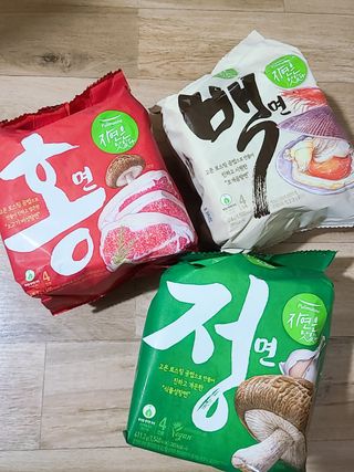 [풀무원] 자연은맛있다 정면, 백면, 홍면  세트 — 4점을 준 리뷰어가 2021년 4월 올린 사용 사진