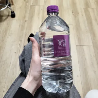 몽베스트 MONTBEST 1L 12입 — 5점을 준 리뷰어가 2022년 2월 올린 사용 사진