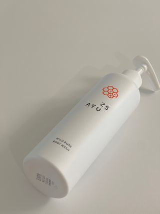 AYU25[아유트웬티파이브]피부 진정, 보습 와일즈 로즈 바디워시 — 4.5점을 준 리뷰어가 2021년 3월 올린 사용 사진