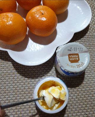 매일바이오 그릭요거트 오리지널 플레인 4개, 로스터리 커피믹스 4개 — 5점을 준 리뷰어가 2021년 12월 올린 사용 사진