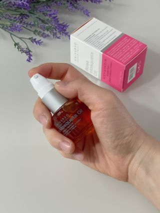 유니베르소 로즈힙 오일 15ml — 5점을 준 리뷰어가 2021년 4월 올린 사용 사진