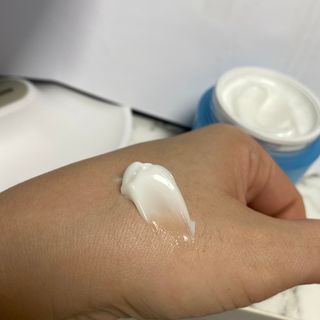 Dr.느루벗 느루벗 모이스쳐 24 크림 — 5점을 준 리뷰어가 2021년 3월 올린 사용 사진