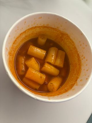 나우  [요리궁리] B타입 ( 매콤, 치즈, 매콤까르보 ) 꽃떡볶이 6개입 세트 — 3점을 준 리뷰어가 2025년 3월 올린 사용 사진