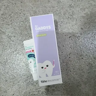 닥터데디스 안심불소 튼튼치약(청포도, 민트 중 택 1) 60g + 여행용 미니 치약 15g — 5점을 준 리뷰어가 2022년 8월 올린 사용 사진