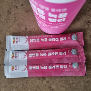 [몸엔용] 녹용 담은 탱탱 콜라겐 녹용 콜라겐 젤리 15g x 20포 — 5점을 준 리뷰어가 2022년 4월 올린 사용 사진