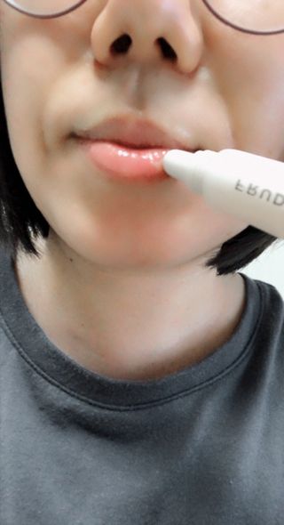 [후르디아] 올리브영 착한보습 비건 립버터 2종 — 5점을 준 리뷰어가 2022년 2월 올린 사용 사진