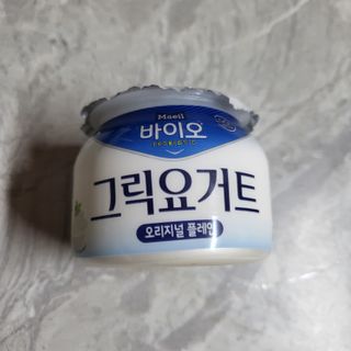 매일바이오 그릭요거트 오리지널 플레인 4개, 로스터리 커피믹스 4개 — 5점을 준 리뷰어가 2021년 12월 올린 사용 사진