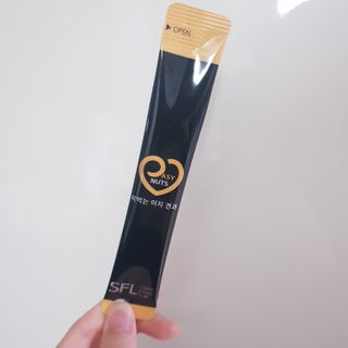 짜먹는 이지견과 짜먹는 이지아몬드, 짜먹는 이지허니피넛, 짜먹는 이지캐슈넛 각 10g X  10포 — 5점을 준 리뷰어가 2021년 3월 올린 사용 사진