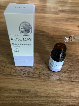 라라로즈데이 시즌2 천연 아로마오일 Y존 케어 속옷향수 이너퍼퓸 5ml  여성의 자존감을 UP시키자 — 5점을 준 리뷰어가 2021년 10월 올린 사용 사진