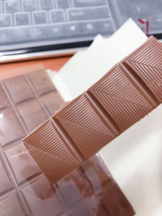 당류2g 자일리톨로 단맛을낸 슈카 퓨어비건 무설탕초콜릿 Xucker vegan 2개입 — 3.5점을 준 리뷰어가 2021년 4월 올린 사용 사진