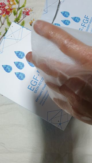 Dr.느루벗 느루벗 EGF FGF 스킨 리커버리 마스크 10장 — 3점을 준 리뷰어가 2021년 4월 올린 사용 사진