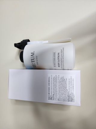 레츄얼 더 센트 바디로션 시크릿 파라다이스(500ml) — 5점을 준 리뷰어가 2022년 7월 올린 사용 사진
