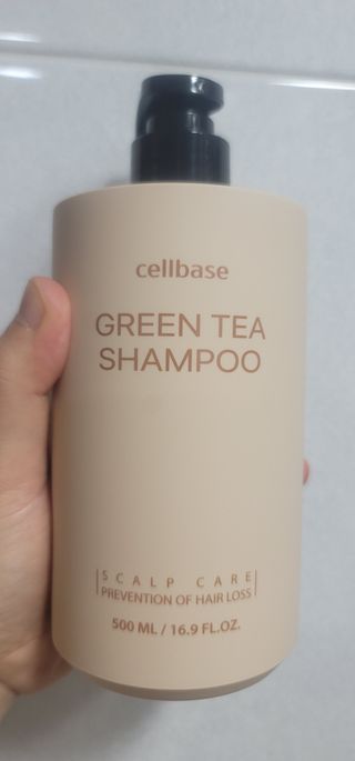 프리마인 더이상 뻣뻣하고 효과없는 탈모샴푸는 NO. 근본부터 케어하는 셀베이스 그린티샴푸(500ml) — 5점을 준 리뷰어가 2023년 5월 올린 사용 사진
