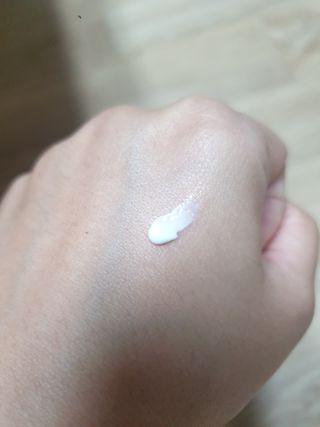 러브모아 향수 고체향수 승무원 고체향수 바르는 향수 니치향수 도손 우드세이지 앤 씨솔트 — 4점을 준 리뷰어가 2022년 10월 올린 사용 사진