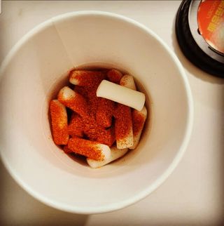 유비쿡 컵떡볶이 매운컵떡볶이2개/ 짜장컵떡볶이 2개  총 4개세트 — 5점을 준 리뷰어가 2021년 6월 올린 사용 사진