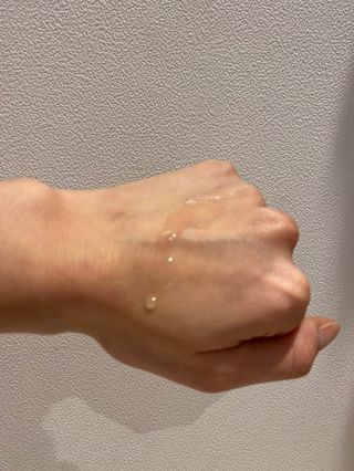 스킨큐어 산다화 비타민c 화이트닝 에센스 30ml — 5점을 준 리뷰어가 2023년 12월 올린 사용 사진