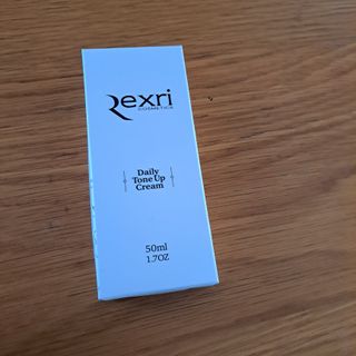 렉스리 데일리 톤업 크림 Rexri Daily Tone Up Cream — 5점을 준 리뷰어가 2022년 9월 올린 사용 사진