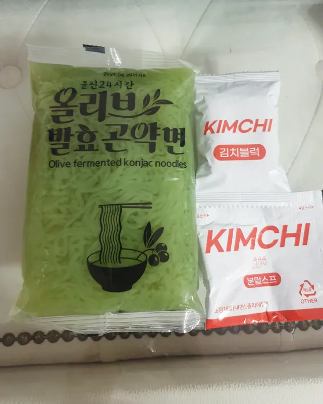 올리브발효곤약면 시원김치면 1세트-(3봉) 리뷰 사진