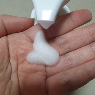 아미퓨어 [라이브] 피부장벽 강화를 위한 머랭 버블 클렌저 천연계면활성제로 온가족 사용가능 — 5점을 준 리뷰어가 2021년 7월 올린 사용 사진