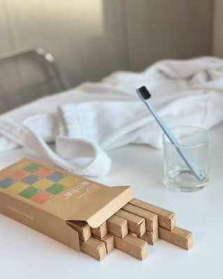 소담스퀘어 상암 오호코퍼레이션 덴티넘 미세모 옥수수칫솔 월간칫솔 12개 — 5점을 준 리뷰어가 2022년 12월 올린 사용 사진