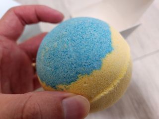 소담스퀘어 상암 Evreryday Bath Bomb Day7(에브리데이 배쓰밤 데이7) / 7종 중 2종 랜덤발송 — 4.5점을 준 리뷰어가 2022년 11월 올린 사용 사진